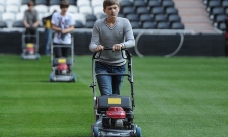 Редкие спортивные профессии: cпециалист по футбольным газонам