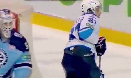 Сейв голкипера «Сибири» в матче с «Барысом» вошел в десятку лучших недели КХЛ