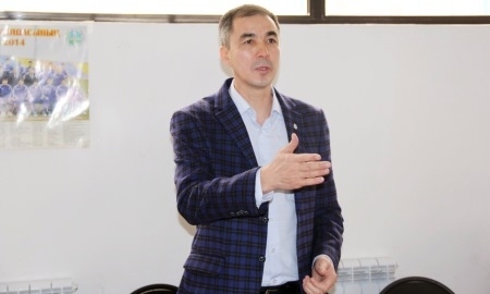 Мусатаев посетил ФЦ «Ордабасы»