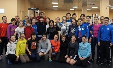 Женская сборная Казахстана по борьбе проводит совместные сборы с россиянками