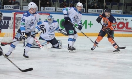 Фоторепортаж с матча КХЛ «Амур» — «Барыс» 2:3