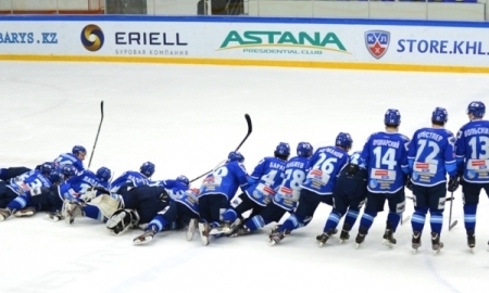 Фоторепортаж с матча МХЛ «Снежные Барсы» — «Толпар» 4:2 