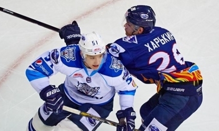 Отчет о матче плей-офф МХЛ «Стальные Лисы» — «Снежные Барсы» 4:2 