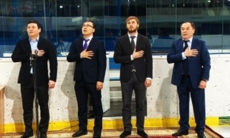 В Астане поздравили серебряного призера Универсиады Марка Старостина 