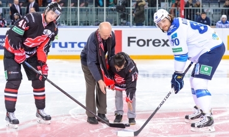 Фоторепортаж с матча плей-офф КХЛ «Авангард» — «Барыс» 2:0 