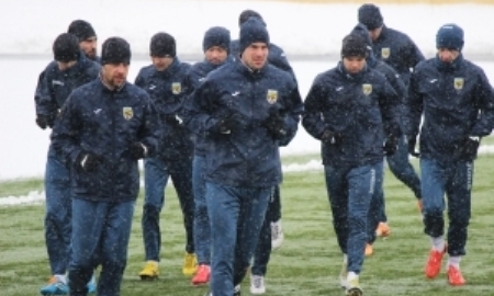 «Тобол» провел первую тренировку на искусственном газоне в Затобольске 