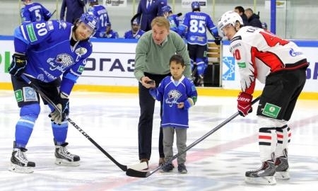 Стартовое вбрасывание в Астане. Капитан «Авангарда» пока еще цел