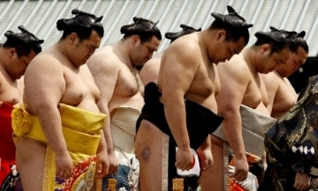 В Астане впервые прошли показательные выступления борцов сумо