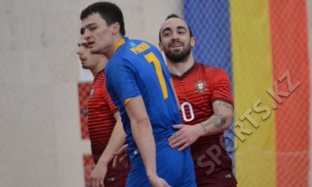<strong>Казахстанские футзалисты победили Португалию на чемпионате Европы</strong>