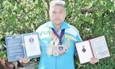 20 золотых медалей завоевал Жумахан Кузбаев на чемпионате мира по гиревому спорту среди ветеранов