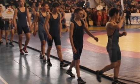 В Алматы проходит турнир по греко-римской борьбе на призы Даулета Турлыханова