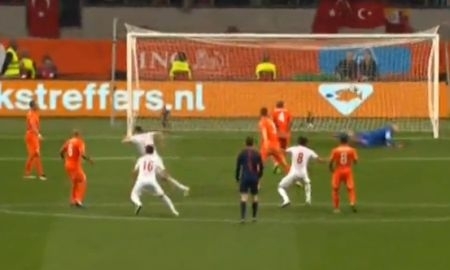 Голландия и Турция поделили очки