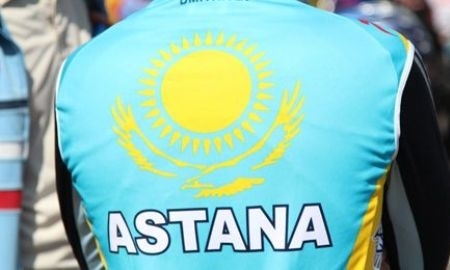Голландская Telegraaf уверяет, что велокоманда «Астана» лишится лицензии