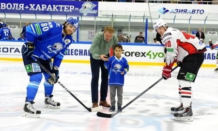 Фоторепортаж с матча плей-офф КХЛ «Барыс» — «Авангард» 3:0 