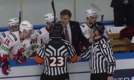 Антропов нанес колющий удар Коларику?