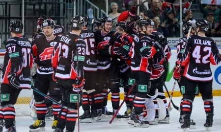 Фоторепортаж с матча плей-офф КХЛ «Авангард» — «Барыс» 3:1