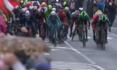 Видео финиша второго этапа «Вуэльты Каталонии» с участием гонщиков «Астаны»