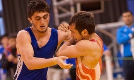 Молодежная сборная Казахстана по греко-римской борьбе завоевала на международном турнире 10 медалей