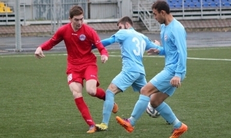 Второй эшелон встает на рельсы