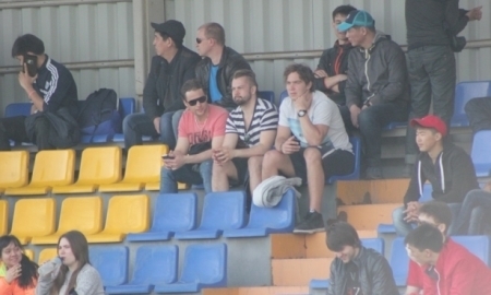 Тему Виртала, Матиас Мюттюнен и Анти Илёнен посетили матч «Восток» — «Акжайык»