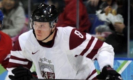 Защитник «Барыса» Оскарc Бартулис пропустит чемпионат мира в Праге