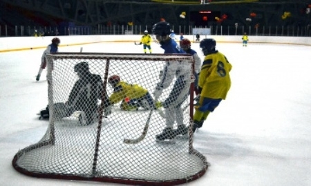 В Ледовом дворце «Алау» стартовал юниорский чемпионат Казахстана по хоккею с мячом
