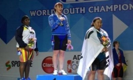 Кокшетаусцы торжественно встретили чемпионку мира по тяжелой атлетике Татьяну Капустину