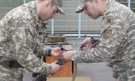 Лыжник Чеботько и биатлонист Савицкий проходят военные сборы