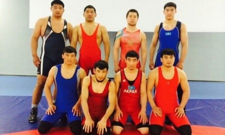 Сборная Казахстана по греко-римской борьбе готовится к чемпионату Азии близ Алматы