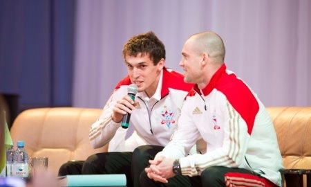 Футболисты «Актобе» встретились с учениками «Назарбаев. Интеллектуальная школа» 