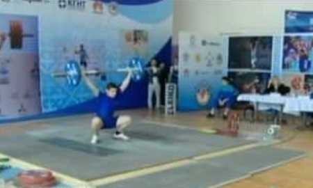 В Алматы проходит чемпионат Казахстана по тяжелой атлетике среди юниоров