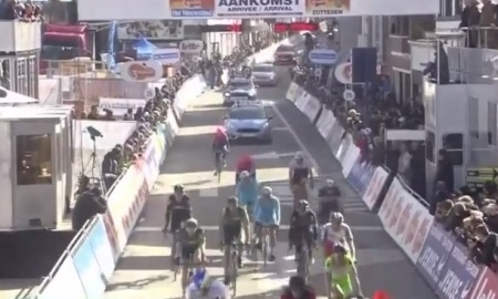 Видео финиша первого этапа веломногодневки «Три дня Де Панне» с участием гонщиков «Астаны»