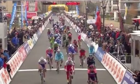 Видео финиша второго этапа веломногодневки «Три дня Де Панне» с участием гонщиков «Астаны»