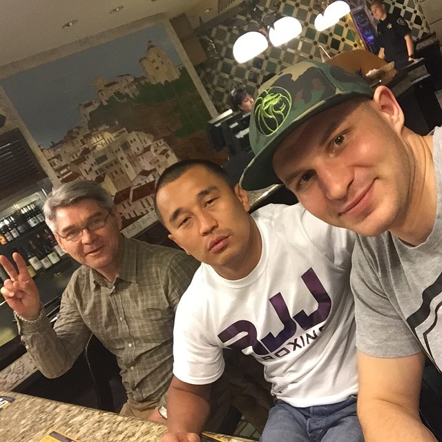 Как наши боксеры Лас-Вегас покоряют: первый день американского турне