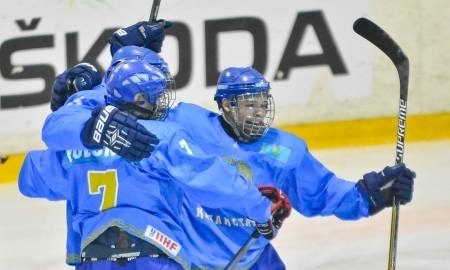 Фоторепортаж с матча первого дивизиона юниорского чемпионата мира Казахстан — Венгрия 6:5