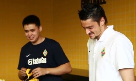 Бауыржан Исламхан и Сергей Ткачук поработали продавцами