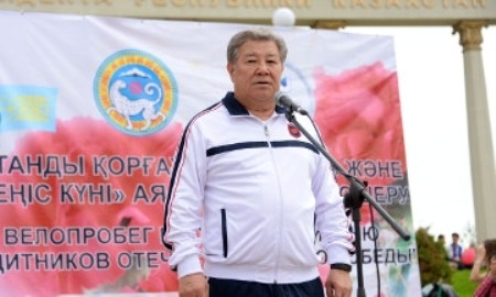 В Алматы состоялся велопробег в честь Дня защитника Отечества и 70-летия Победы