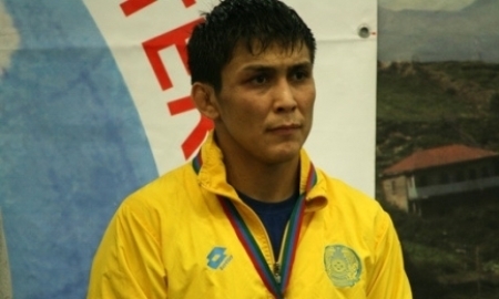 Аким Кызылординской области поздравил чемпиона Азии Даулета Ниязбекова с победой