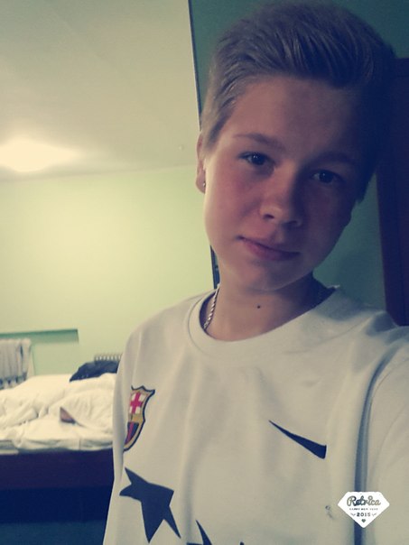 Юные футболистки Казахстана без формы