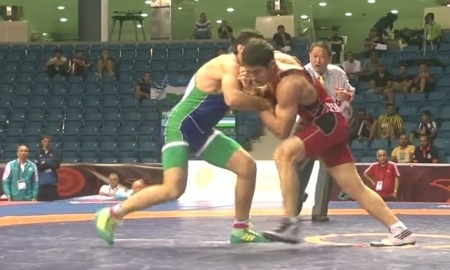 Видео финала чемпионата Азии по греко-римской борьбе в весе до 85 килограммов Асакалов — Турсынов 4:4 (3:1) 