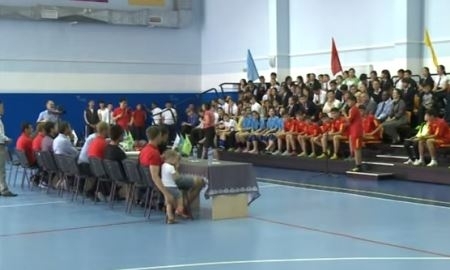 Видеосюжет о встрече футболистов «Кайсара» с учениками «Назарбаев Интеллектуальная Школа»