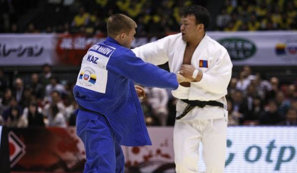 Два казахстанца вошли в ТОП-5 фаворитов чемпионата Азии по дзюдо