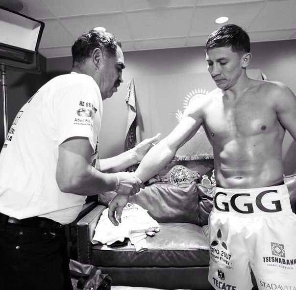 Фото с Геннадием Головкиным за час до боя против Вилли Монро-младшего