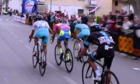 Видео финиша девятого этапа велогонки «Джиро д’Италия» с участием гонщиков «Астаны»