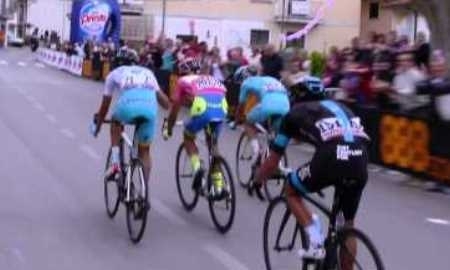 Видео финиша девятого этапа велогонки «Джиро д’Италия» с участием гонщиков «Астаны»