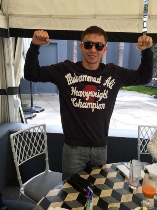 Фото Геннадия Головкина на следующее утро после защиты титулов