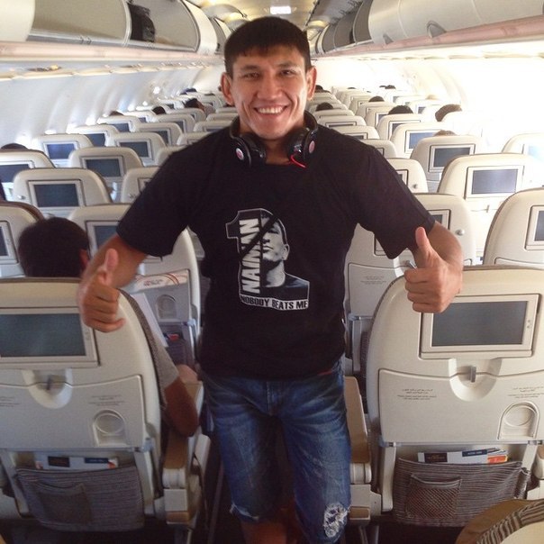 Куат Хамитов отправился в Сингапур на бой против американца