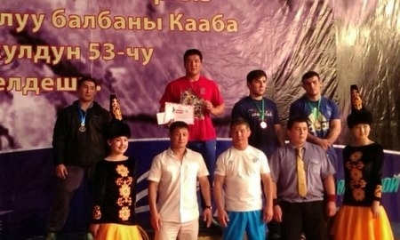 Казахстанские «вольники» завоевали шесть медалей в первый день бишкекского турнира