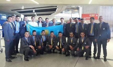 Казахская футбольная команда из Франции прибыла на историческую Родину