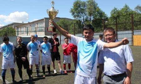 Журналисты Актобе футбольным турниром почтили память своего коллеги Амира Оралбая